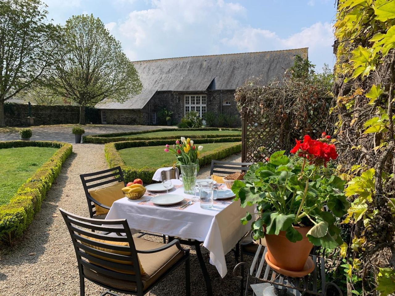 Manoir De La Begaudiere Mont-Dol Номер фото
